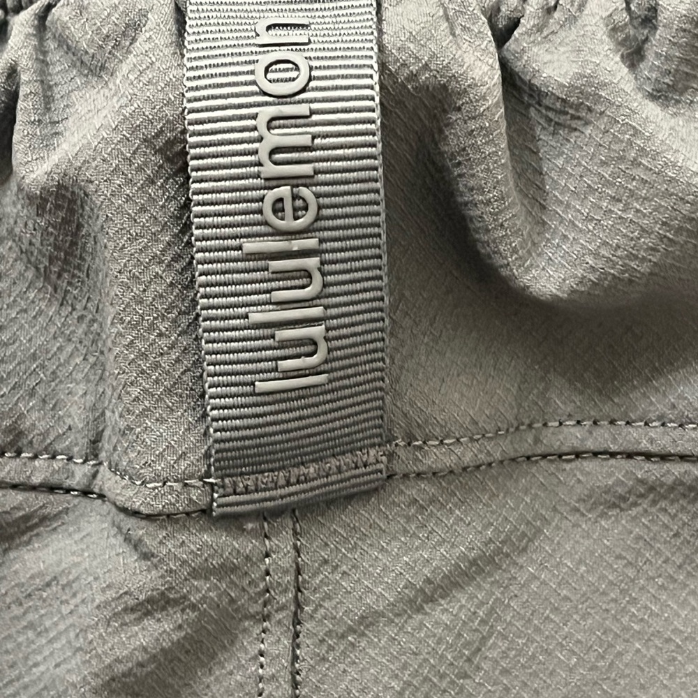 lululemon athletica Light Gray Men’s Jogger Sweatpants - Picture 4 of 9